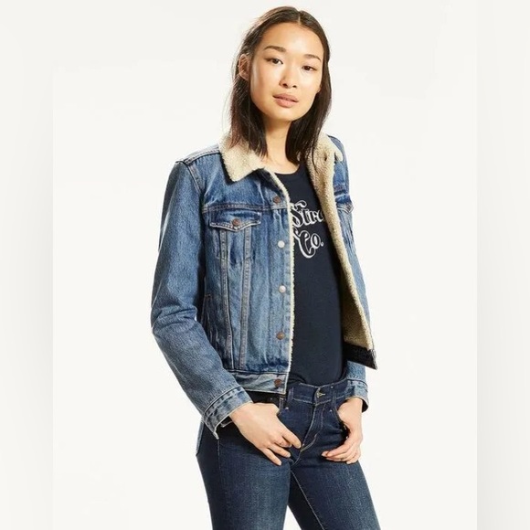 Levi’s Sherpa Lined Jean Jacket - Picture 4 of 4